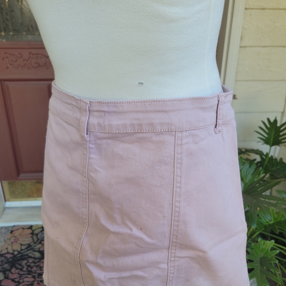 Forever 21 Blush Pink Button Down Mini Skirt with Rose Gold Buttons - Picture 4 of 9